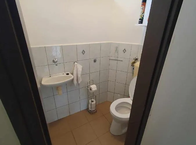Egervari Beres Vendeghaz- Koezepso 3* Egervár
